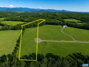 17 GRANGE COMMONS RDG, Unit 17, Ruckersville, VA 22968