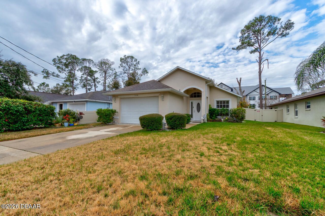 728 Iowa Street, Daytona Beach, FL 32114 Main Photo