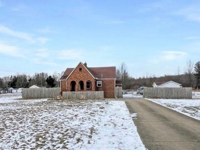 4242 Mccartney Road, Lowellville, OH 44436 Photo 1