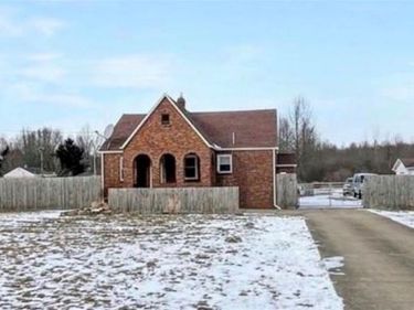 4242 Mccartney Road, Lowellville, OH 44436