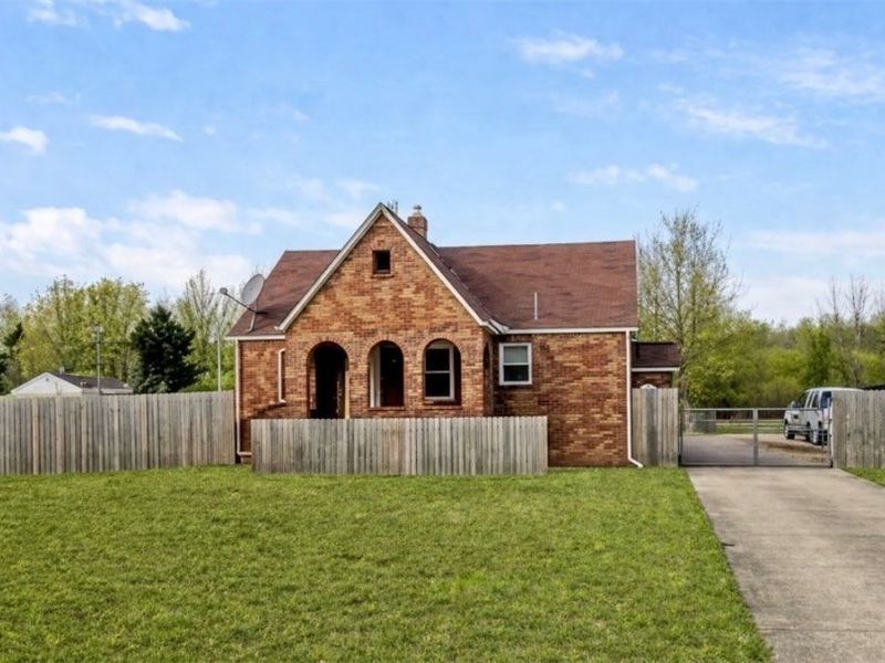 4242 Mccartney Road, Lowellville, OH 44436 Photo 1
