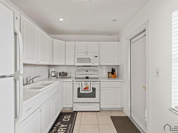 4191 NW 41st St, Unit 316, Lauderdale Lakes, FL 33319