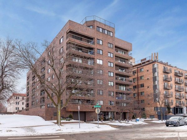 2885 Knox Avenue S, Unit 404, Minneapolis, MN 55408