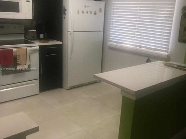 195 Lakeview Dr , Unit 104, Weston, FL 33326