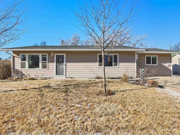 1213 WOODLAWN DR, Rapid City, SD 57701
