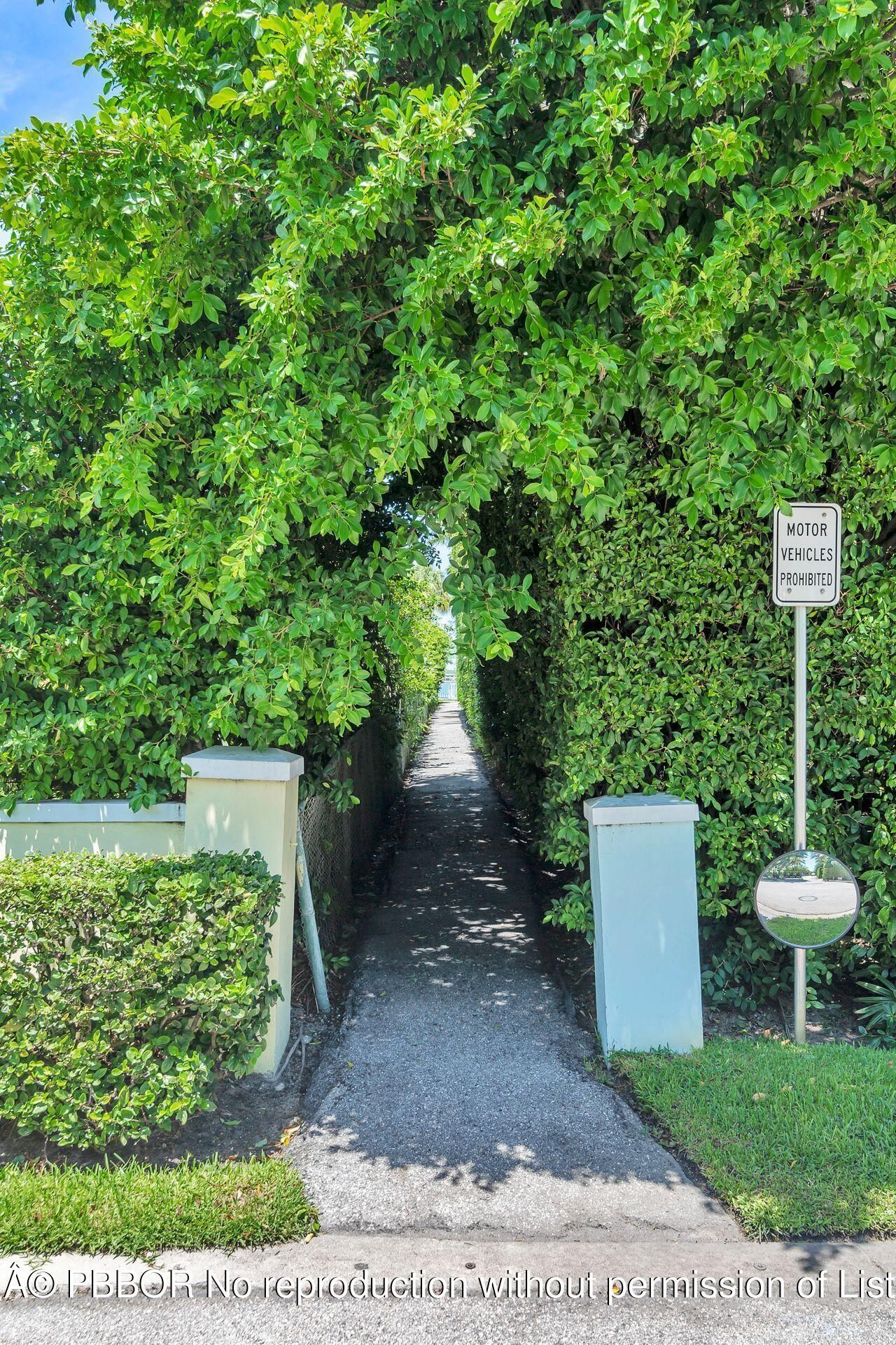 255 Colonial Lane, Palm Beach, FL 33480 Photo