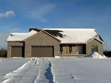 3815 Howland Road, Almont Twp, MI 48003