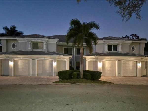 8461 Southbridge DR, Unit 4, ESTERO, FL 33967