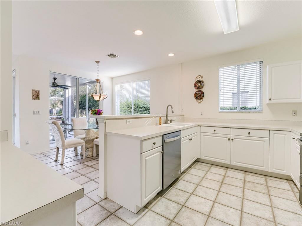 8461 Southbridge Dr, Unit 4, Estero, FL 33967 Photo