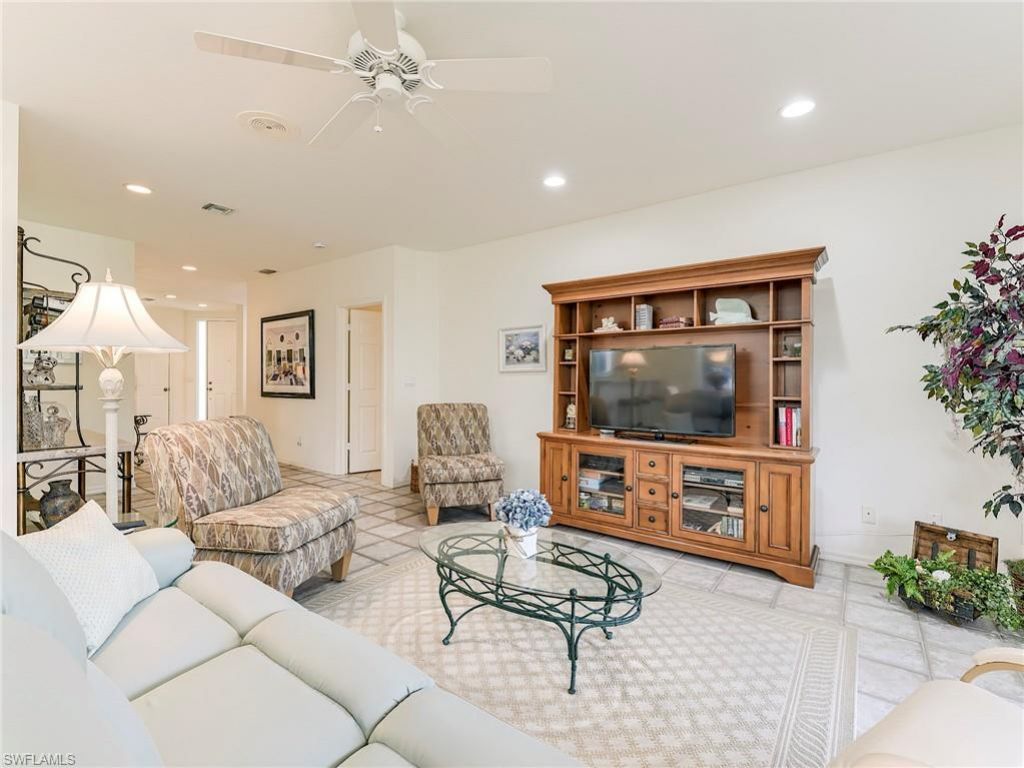 8461 Southbridge Dr, Unit 4, Estero, FL 33967 Photo