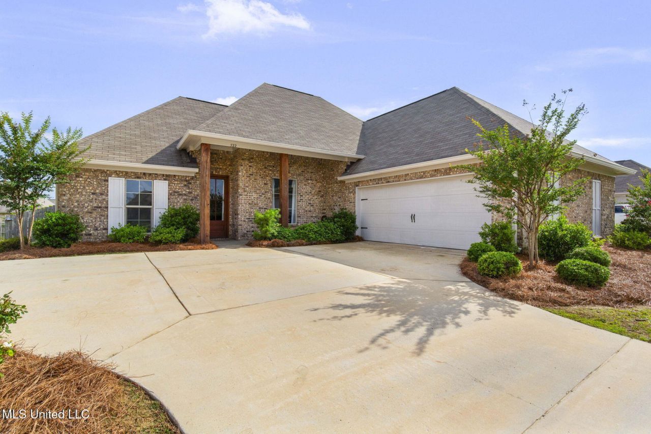 522 Carpenter Cove, Madison, MS 39110 Main Photo