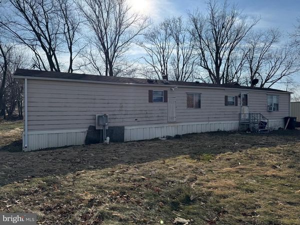 2318 ROCKVALE ROAD, LANCASTER, PA 17602