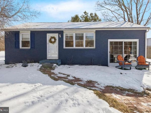 15 MAPLE AVENUE, LINE LEXINGTON, PA 18932