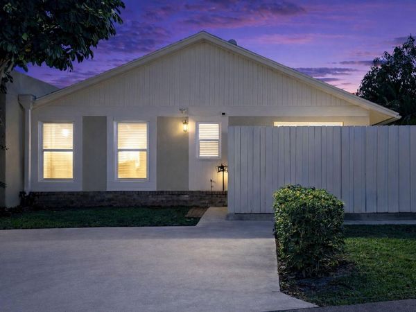 226 SE 1st Circle, Boynton Beach, FL 33435