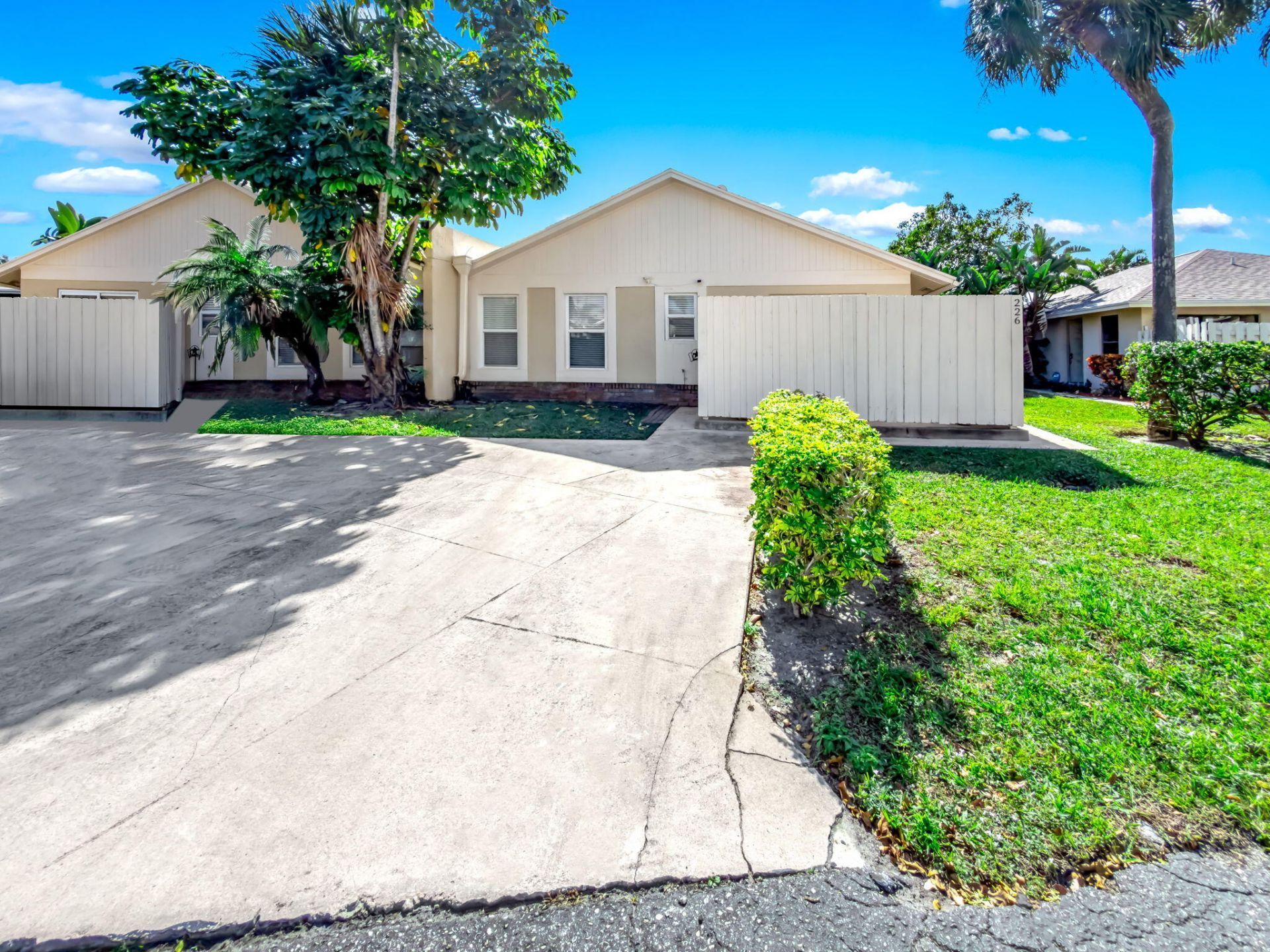 226 SE 1st Circle, Boynton Beach, FL 33435 Photo