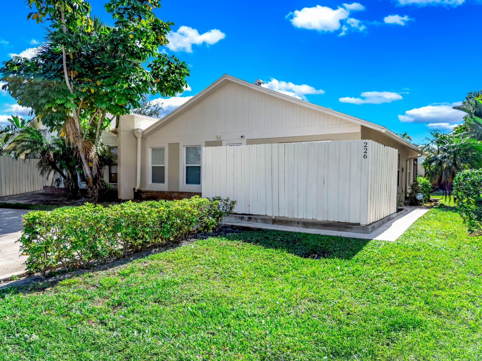 226 SE 1st Circle, Boynton Beach, FL 33435 Photo