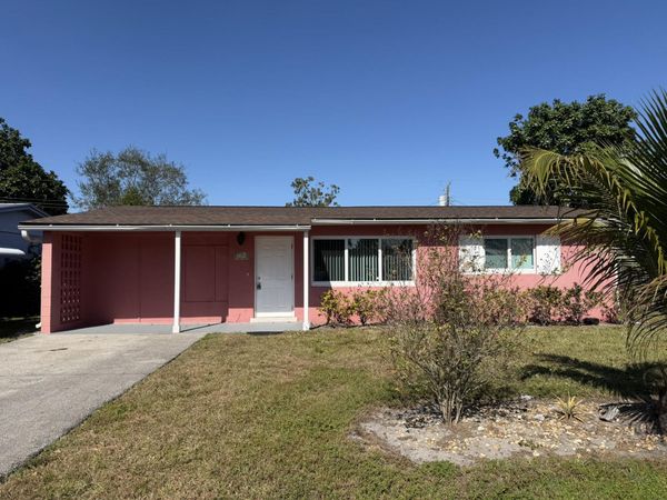 2399 SE Madison Street, Stuart, FL 34997