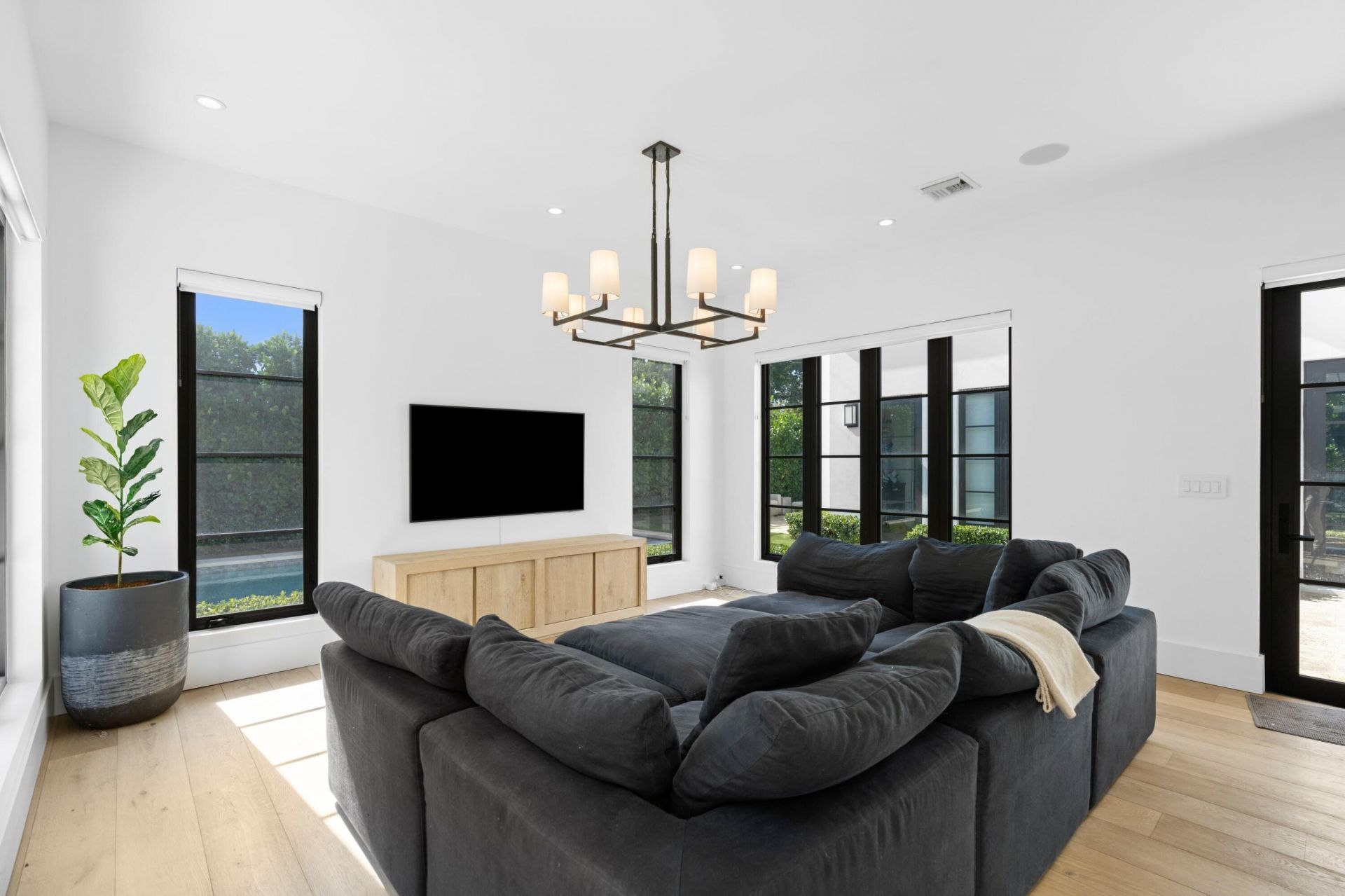 3218 S Olive Avenue, West Palm Beach, FL 33405 Photo