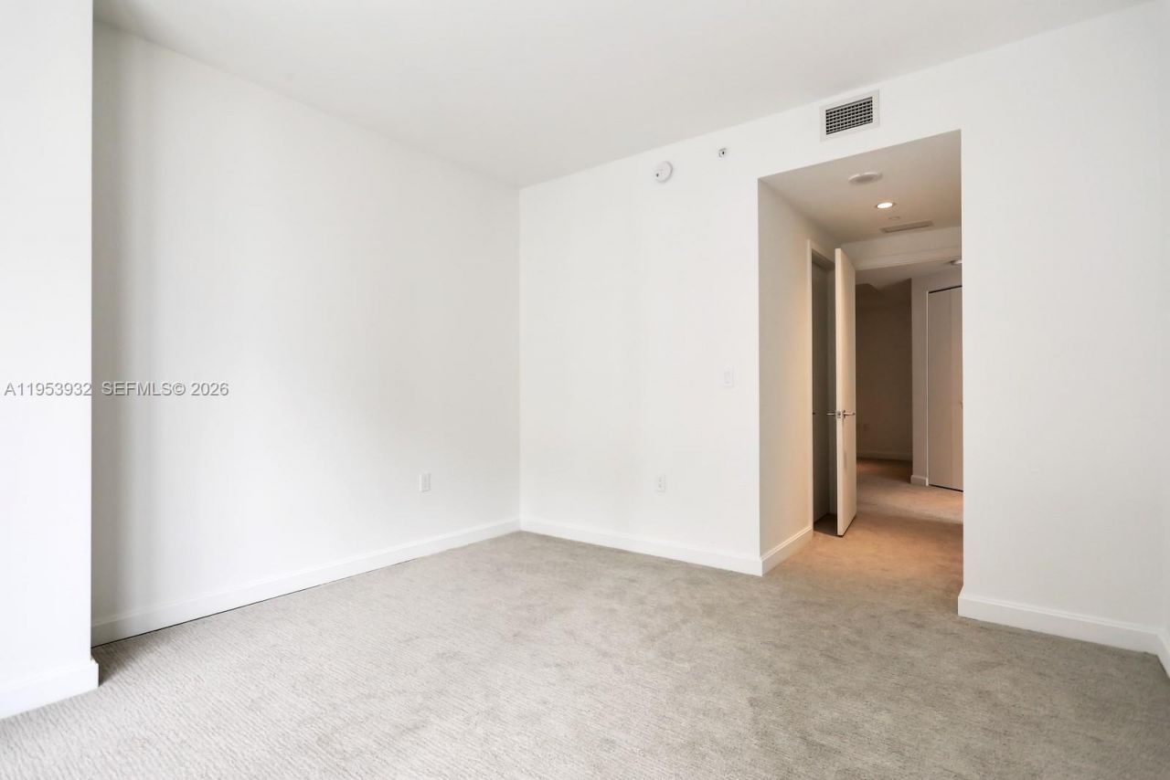 45 SW 9th St , Unit 1806, Miami, FL 33130 Photo