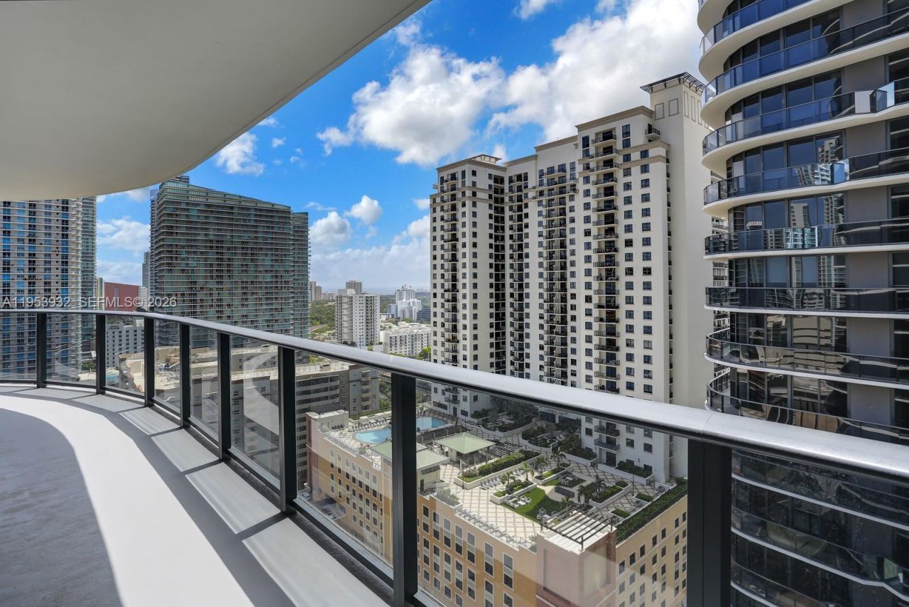 45 SW 9th St , Unit 1806, Miami, FL 33130 Photo