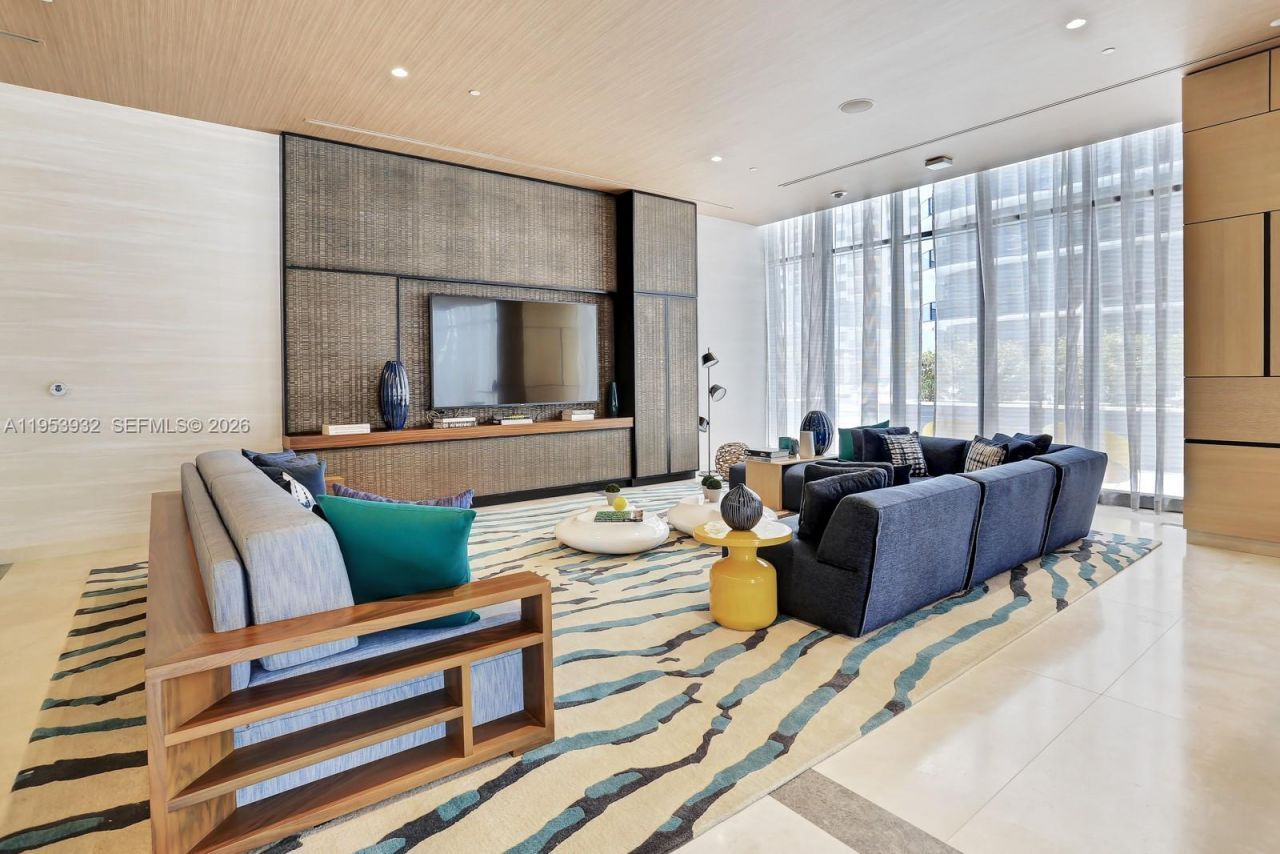 45 SW 9th St , Unit 1806, Miami, FL 33130 Photo