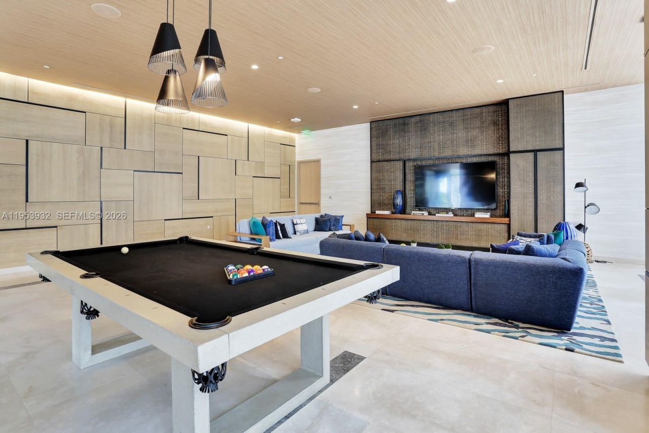 45 SW 9th St , Unit 1806, Miami, FL 33130 Photo