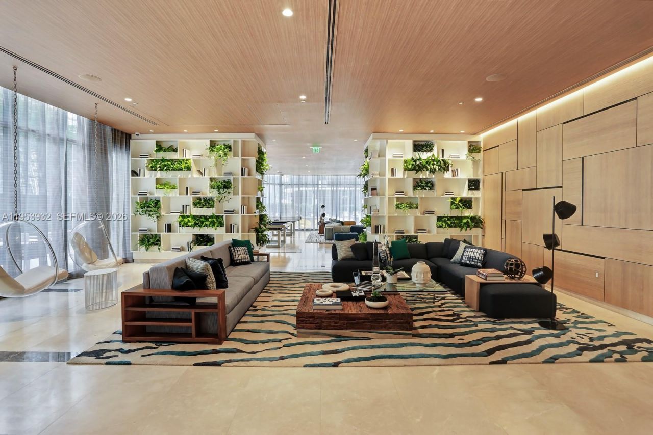 45 SW 9th St , Unit 1806, Miami, FL 33130 Photo