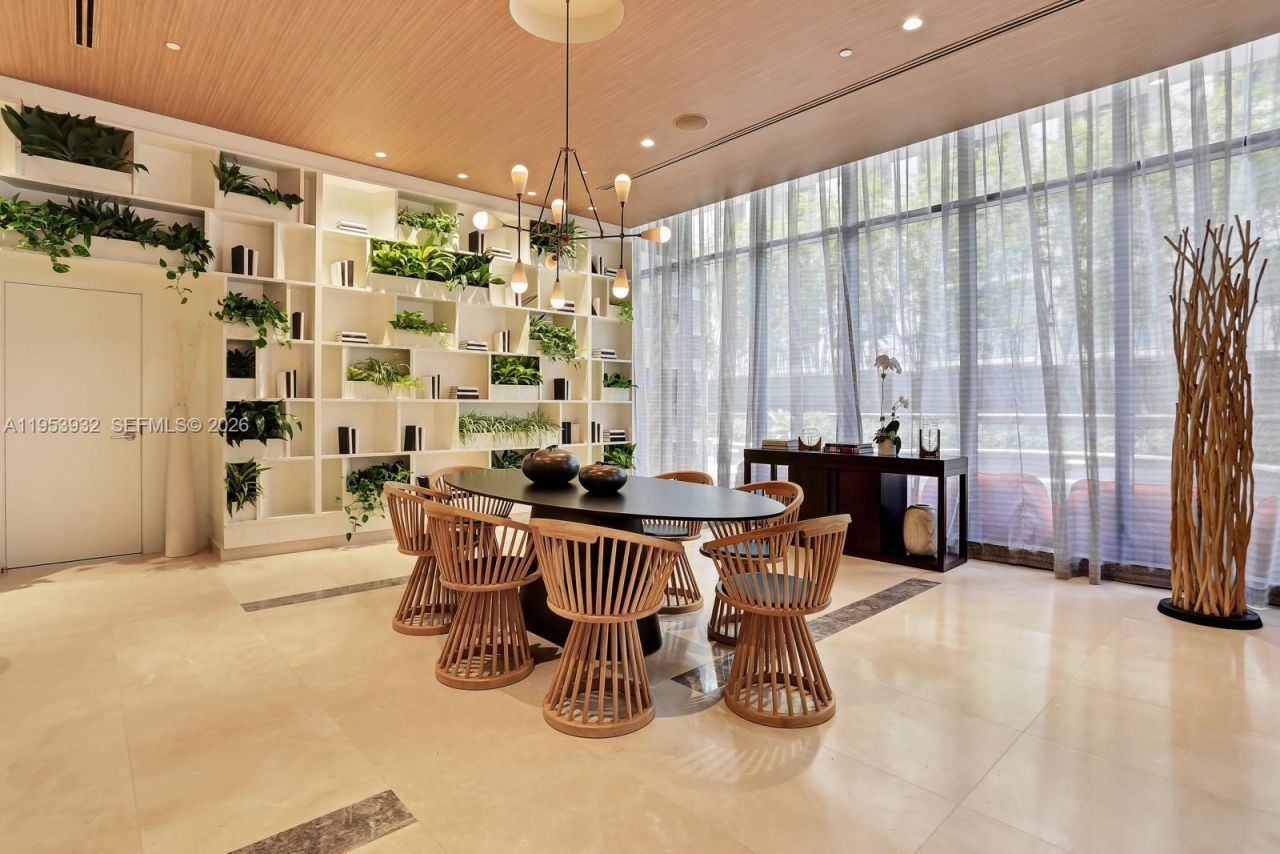 45 SW 9th St , Unit 1806, Miami, FL 33130 Photo