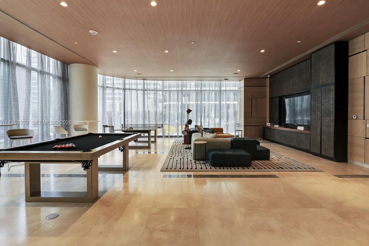 45 SW 9th St , Unit 1806, Miami, FL 33130 Photo