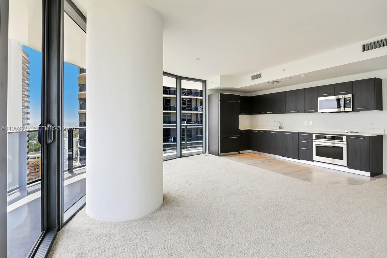 45 SW 9th St , Unit 1806, Miami, FL 33130 Photo