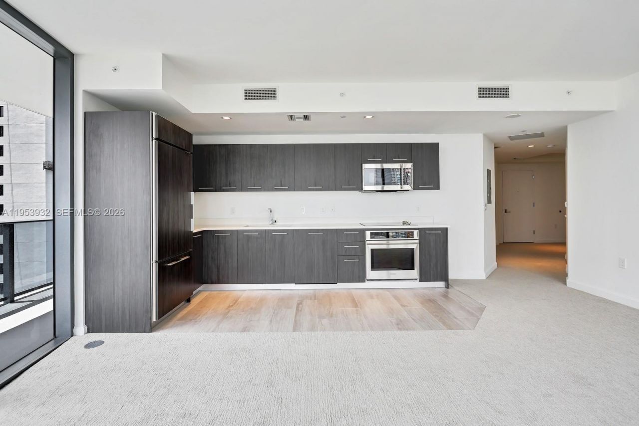 45 SW 9th St , Unit 1806, Miami, FL 33130 Photo