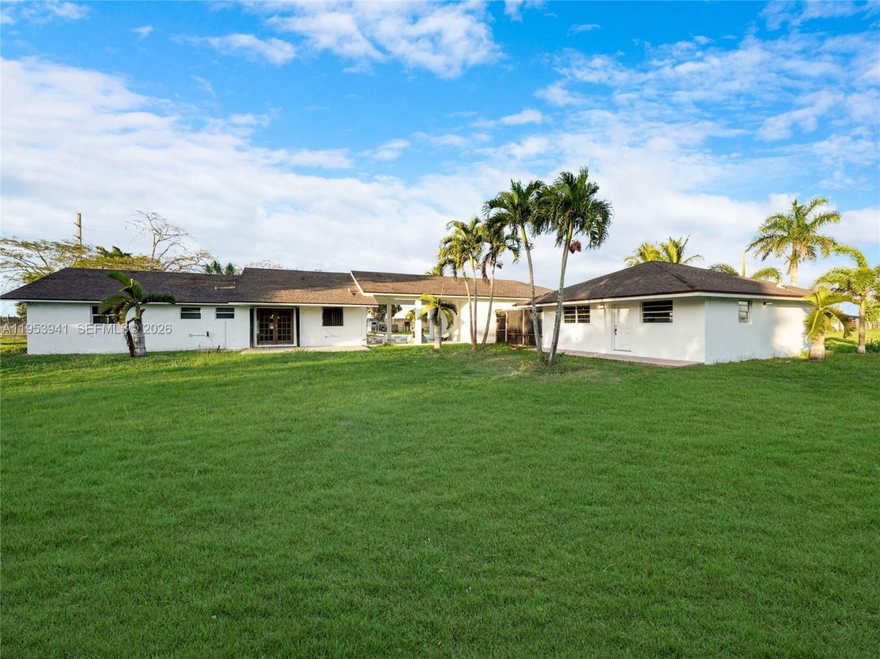 20000 SW 216th St , Miami, FL 33170 Photo