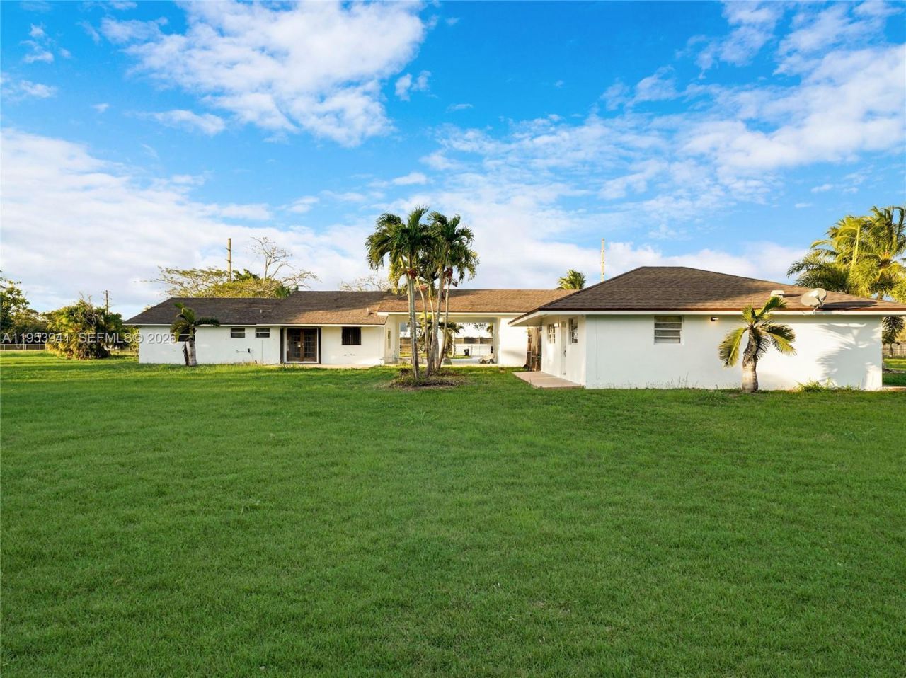 20000 SW 216th St , Miami, FL 33170 Photo