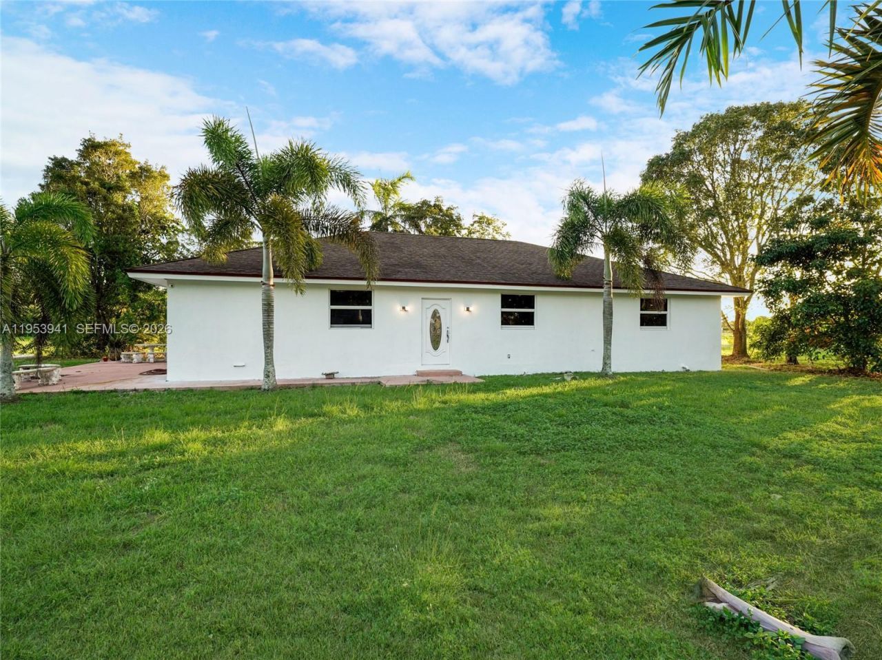 20000 SW 216th St , Miami, FL 33170 Photo