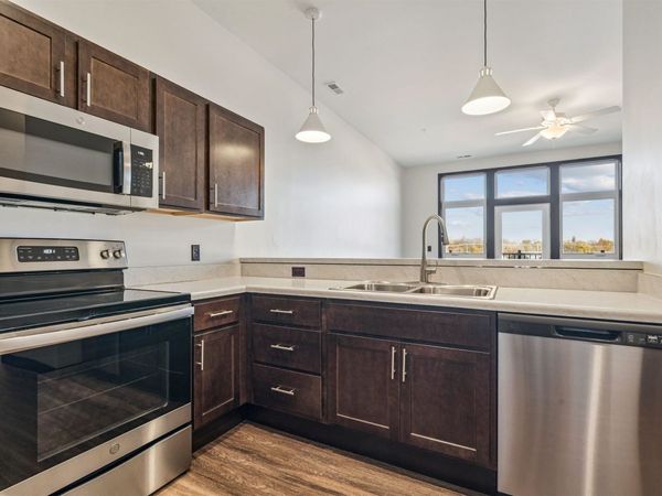 120 Twin Steeples Circle NE #208, Dyersville, IA 52040