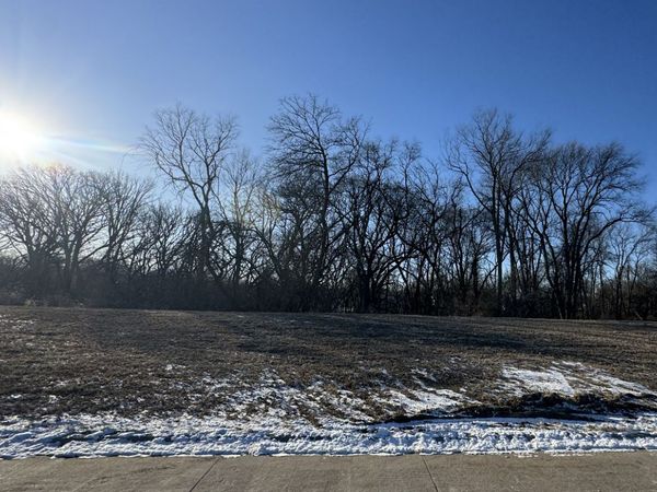 368 Mason Drive, Riverdale, IA 52722