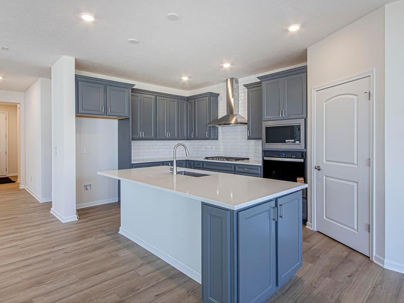 1843 Melanzana Drive, Unit Lot 225, Hilliard, OH 43026 Photo 4
