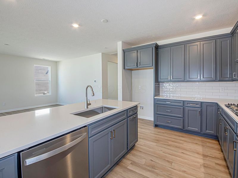 1843 Melanzana Drive, Unit Lot 225, Hilliard, OH 43026 Photo 5