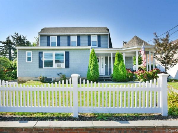 3 Berryhill Lane , Bethpage, NY 11714