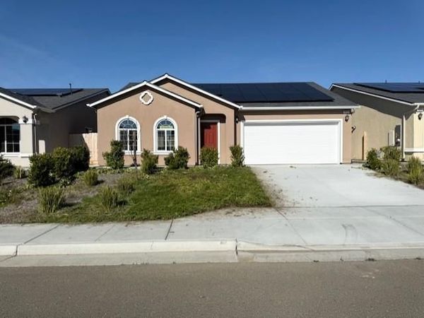 1221 E Orange St, Avenal, CA 93204