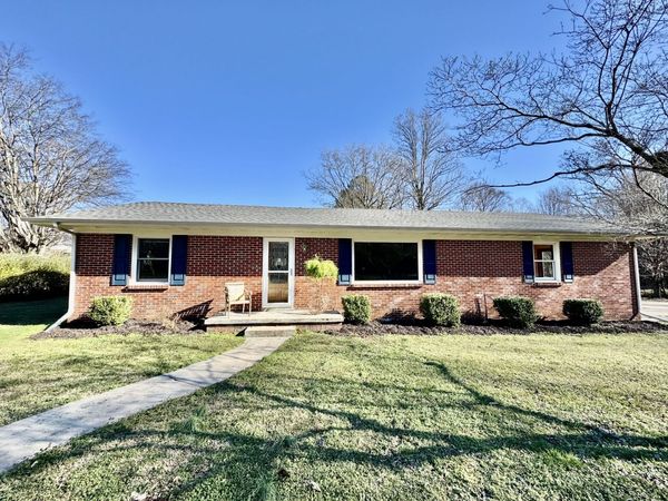 407 Old Hog Creek Road, Waynesboro, TN 38485
