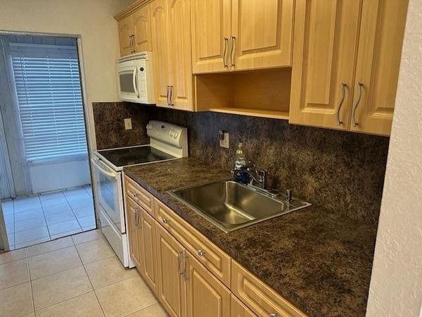 7705 NW 5th Ct, Unit 104, Margate, FL 33063