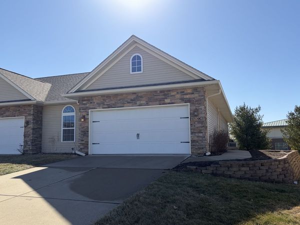 1709 Timber Wolf Lane, Unit C, Mahomet, IL 61853