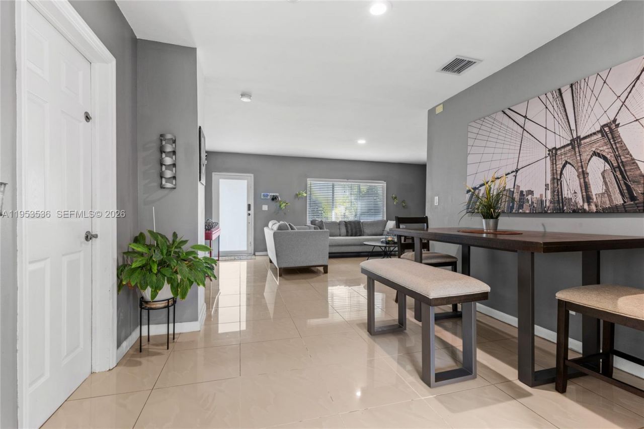 14950 S Biscayne River Dr, Miami, FL 33168 Photo