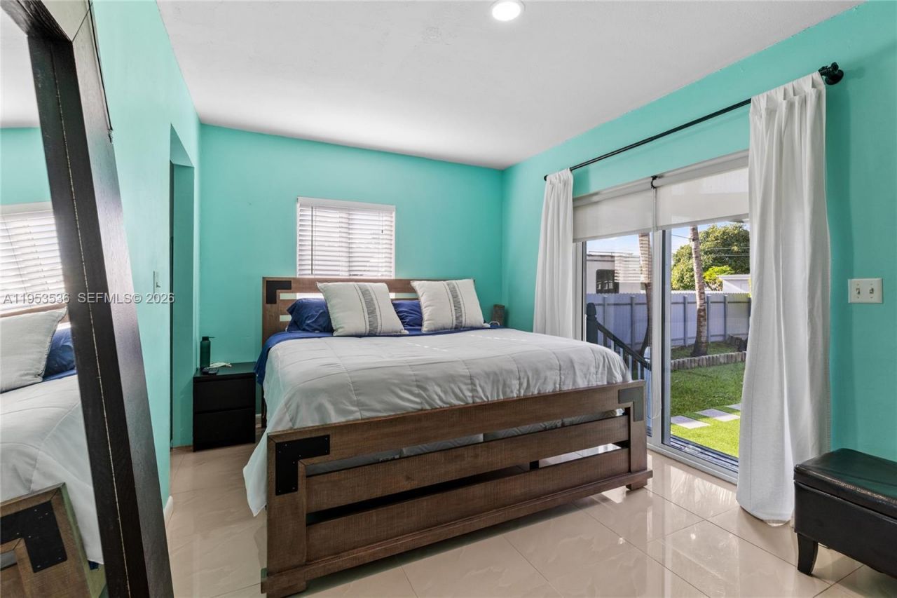 14950 S Biscayne River Dr, Miami, FL 33168 Photo