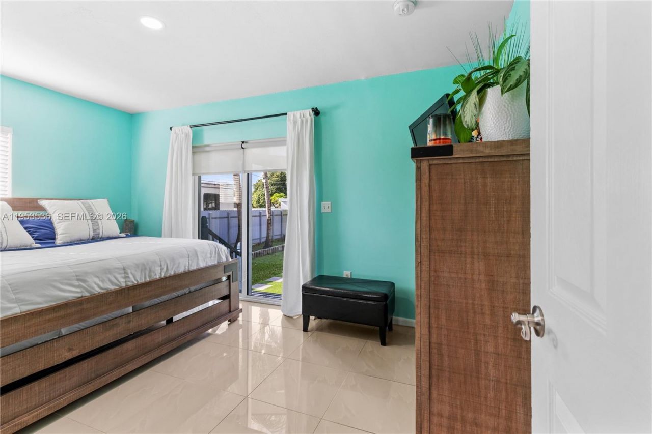 14950 S Biscayne River Dr, Miami, FL 33168 Photo