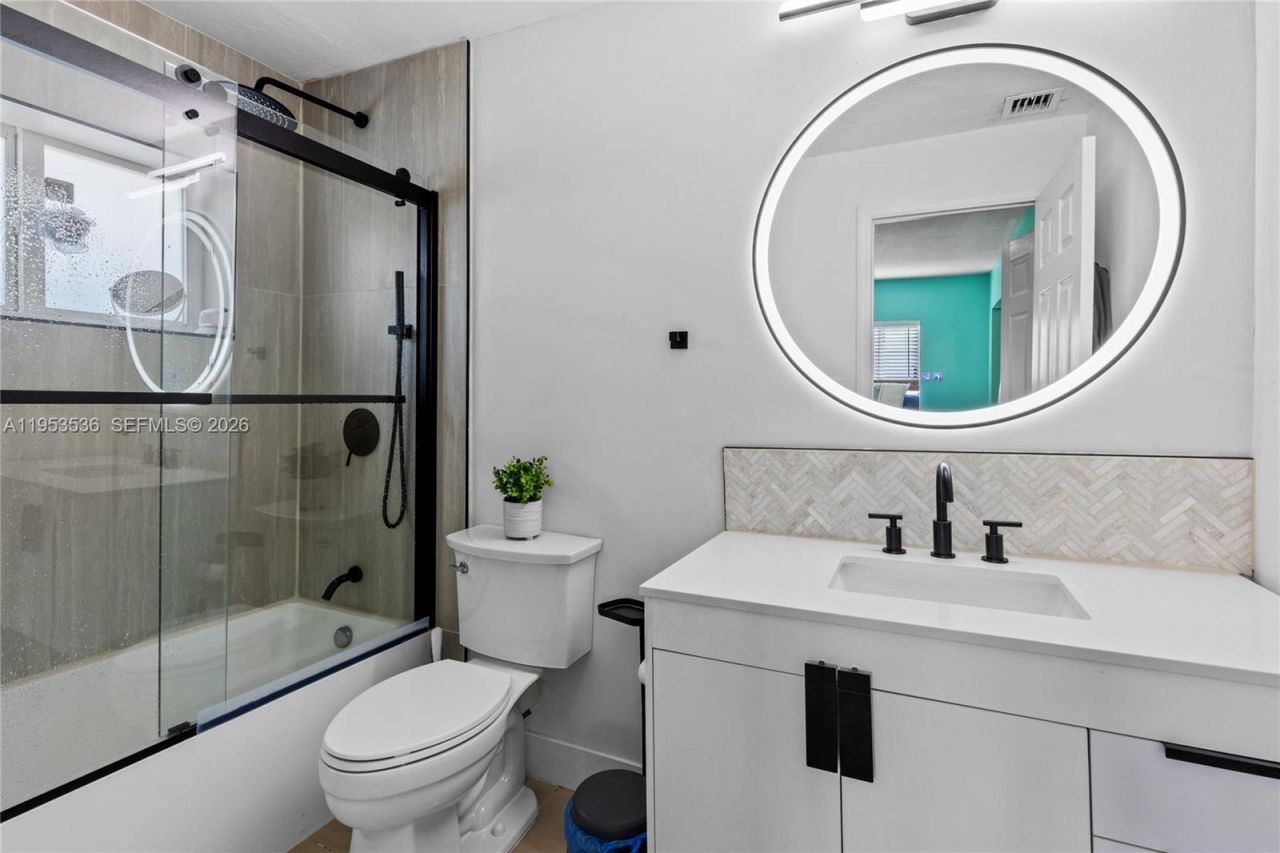 14950 S Biscayne River Dr, Miami, FL 33168 Photo