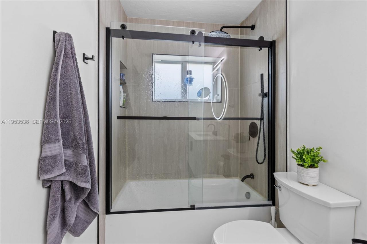 14950 S Biscayne River Dr, Miami, FL 33168 Photo