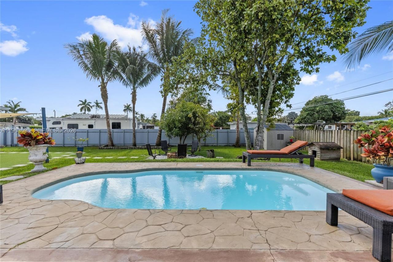 14950 S Biscayne River Dr, Miami, FL 33168 Photo