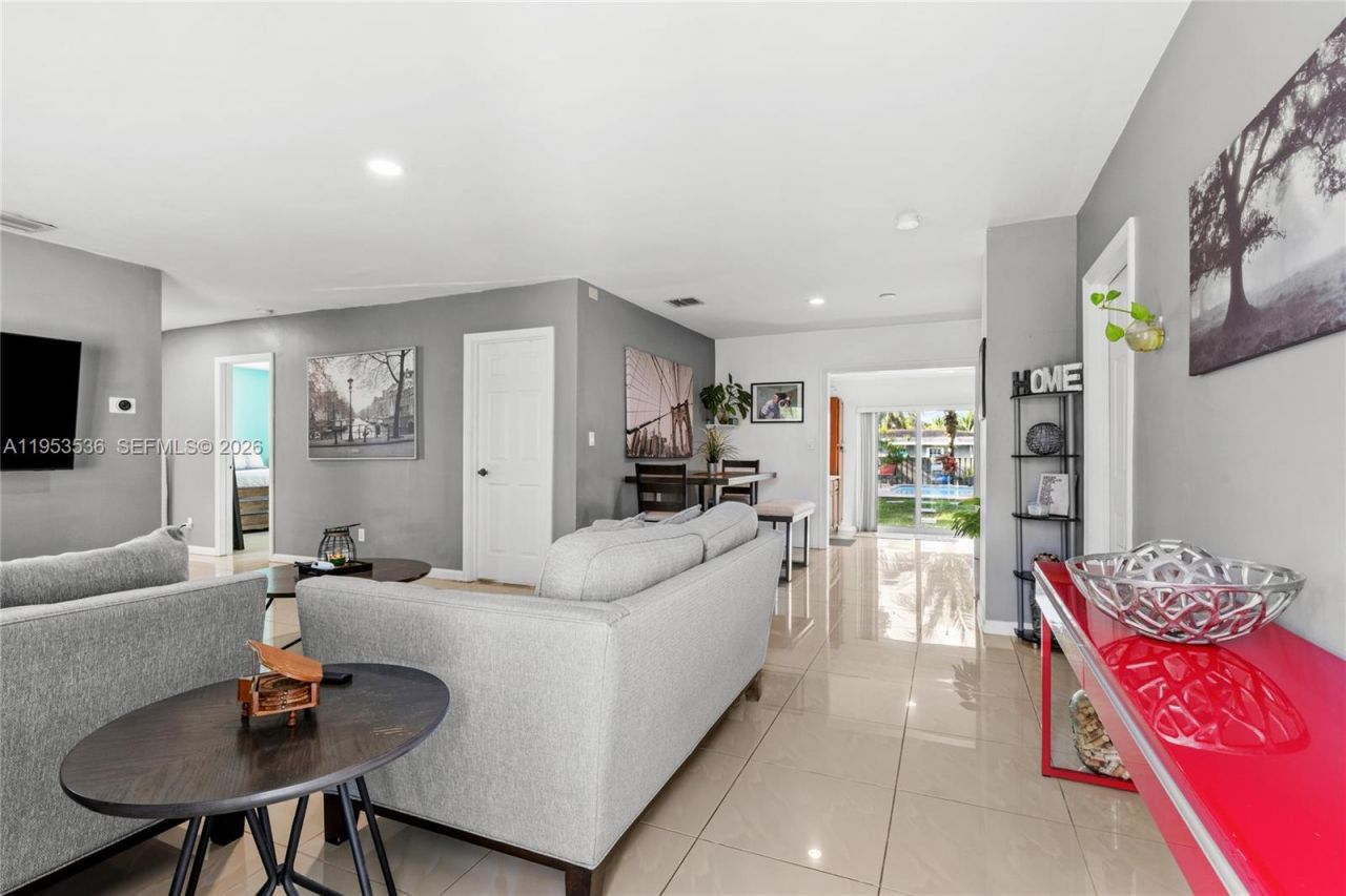 14950 S Biscayne River Dr, Miami, FL 33168 Photo